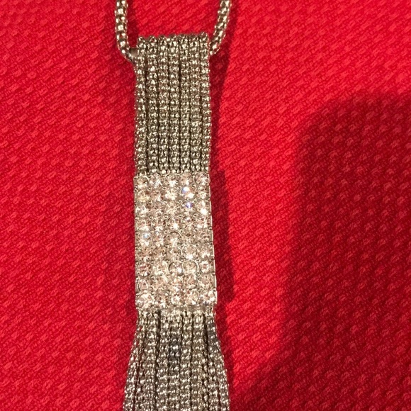 Necklace with sliding tassel - Picture 4 of 8